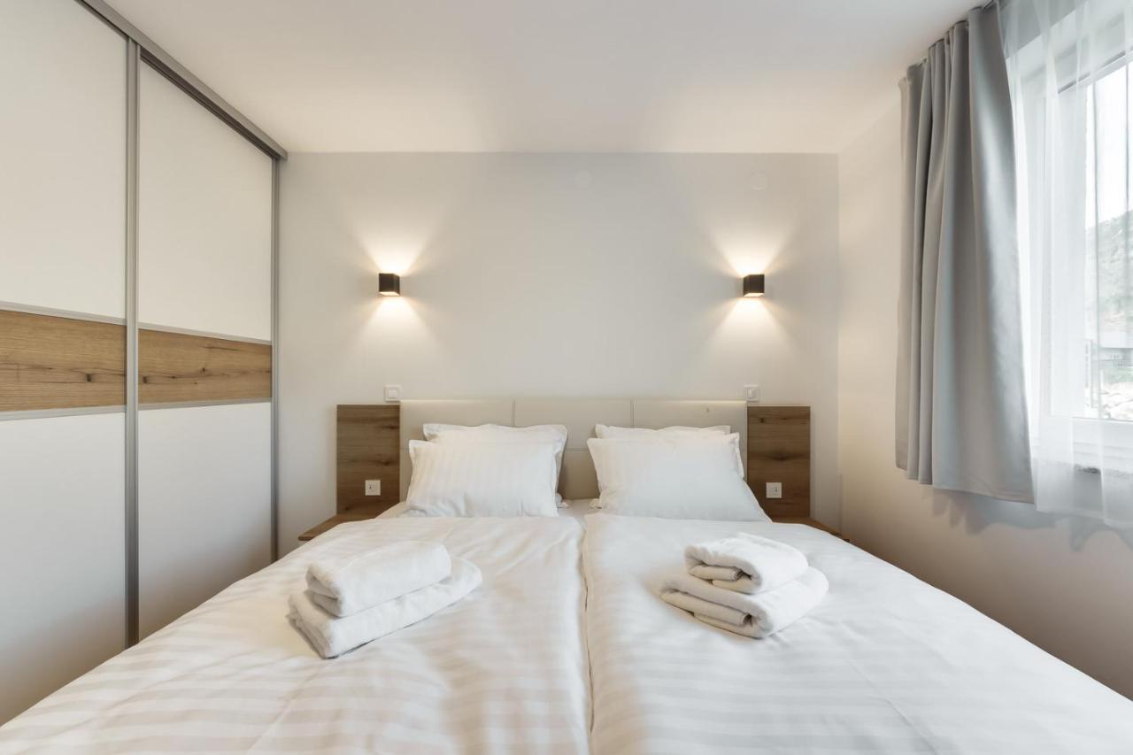 Chic Apartments With Balcony And Spa In 莫斯特拉纳 外观 照片