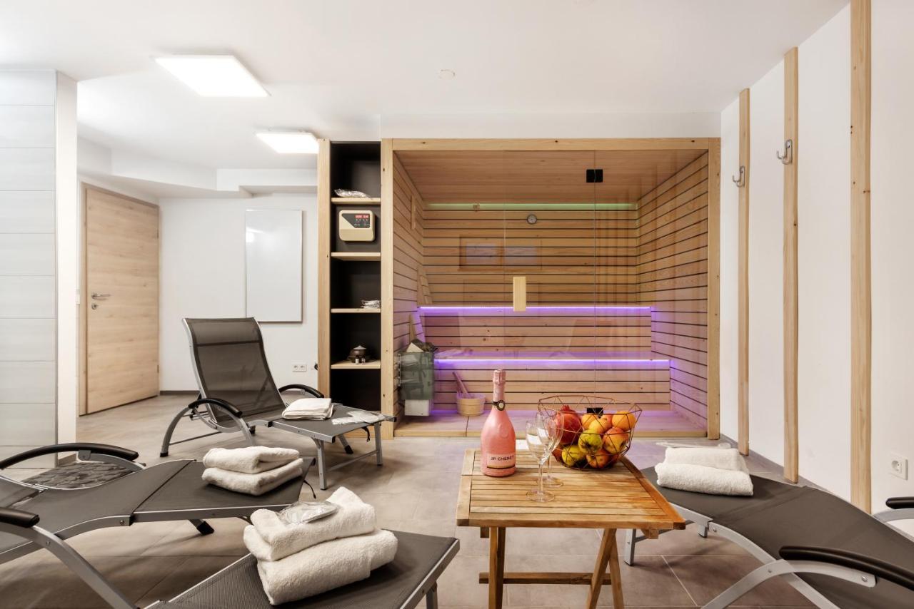 Chic Apartments With Balcony And Spa In 莫斯特拉纳 外观 照片